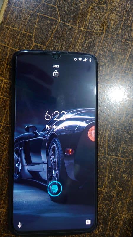 Motorola Z4 in lush condition best for gaming with premium look 0