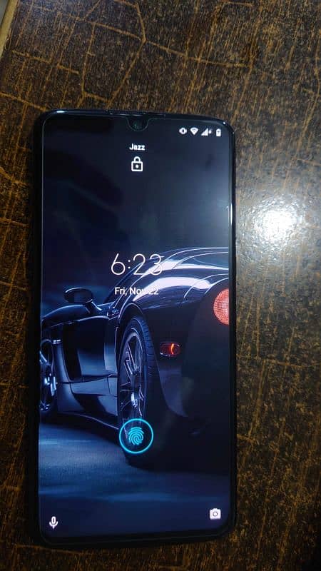 Motorola Z4 in lush condition best for gaming with premium look 9