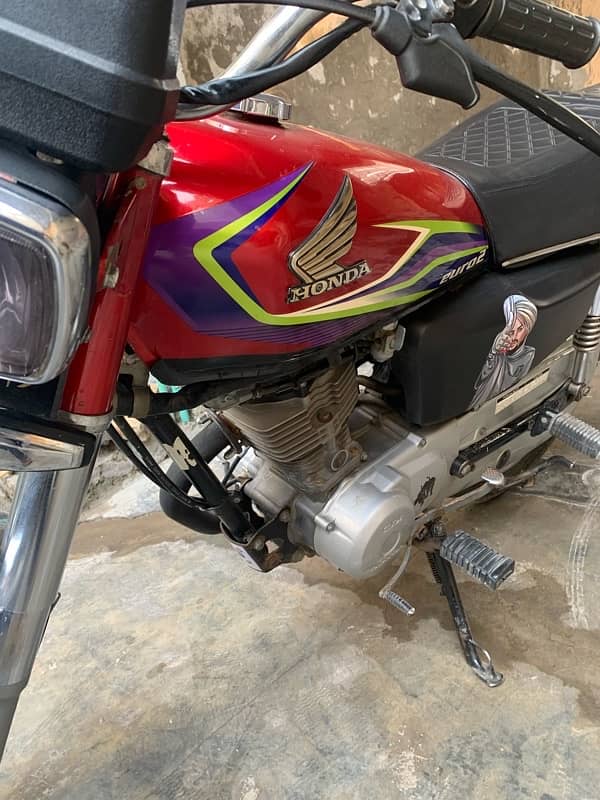 Honda 125 17 model lush condition 2