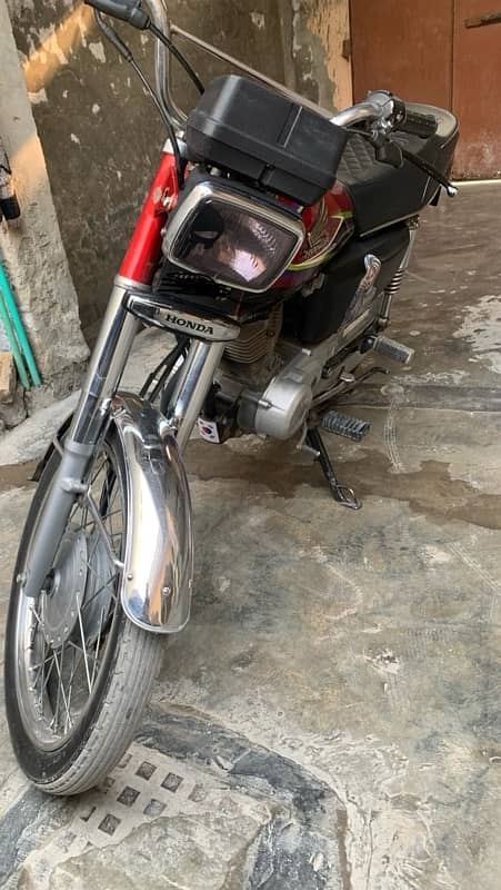 Honda 125 17 model lush condition 3