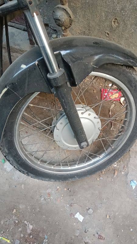 I am selling Honda pridor tatal original bike no any work 2