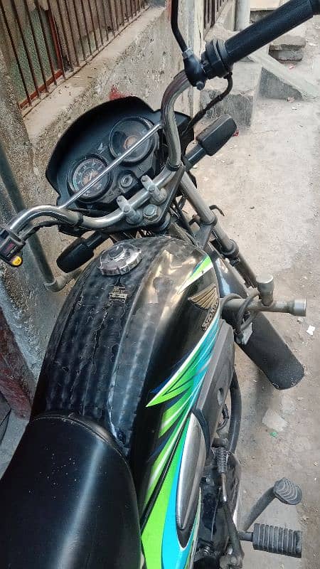 I am selling Honda pridor tatal original bike no any work 3