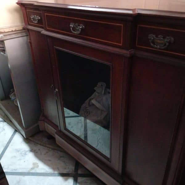 2 cabinets in excellent condition 0