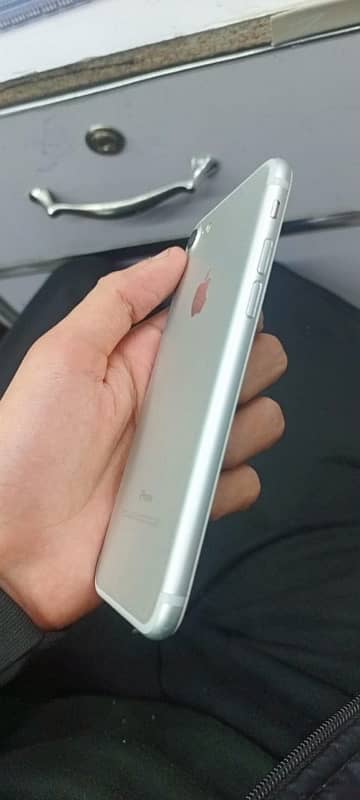 iphone 7 128gb pta prived 3