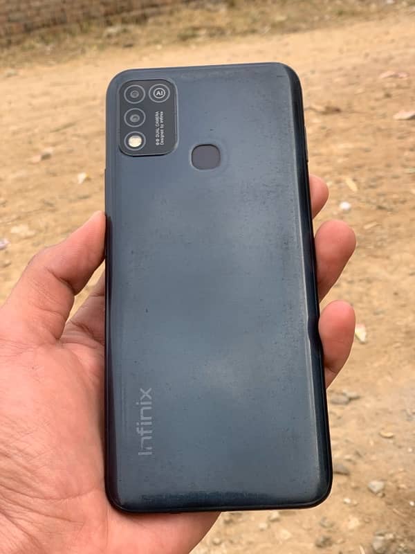 Infinix hot 10play 4/64    6000mh battery 3