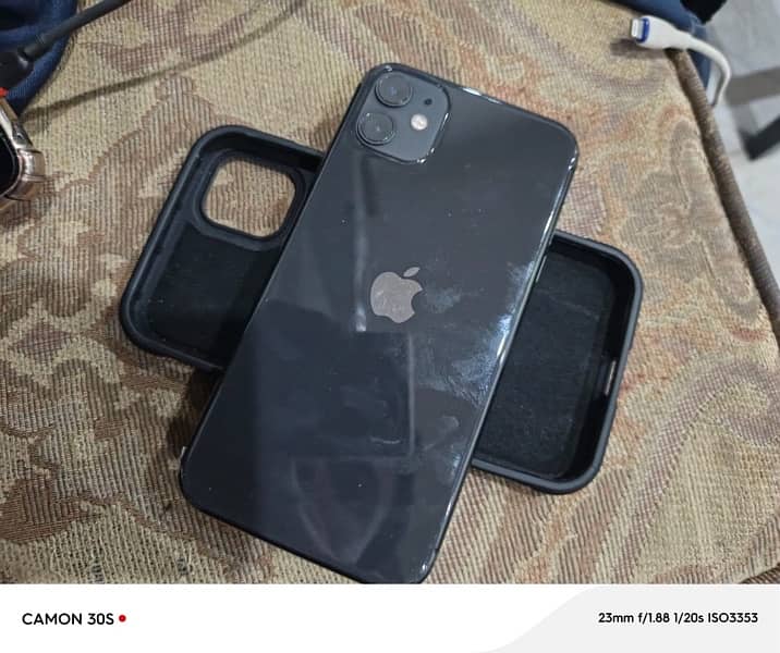 iphone 11 64gb jv sim time used urgent sale 3