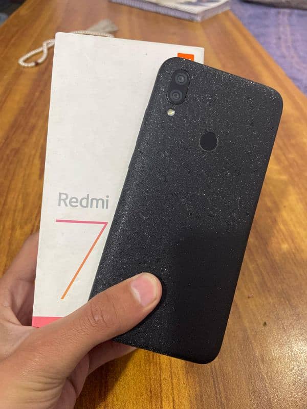 Redmi 7 with box 1