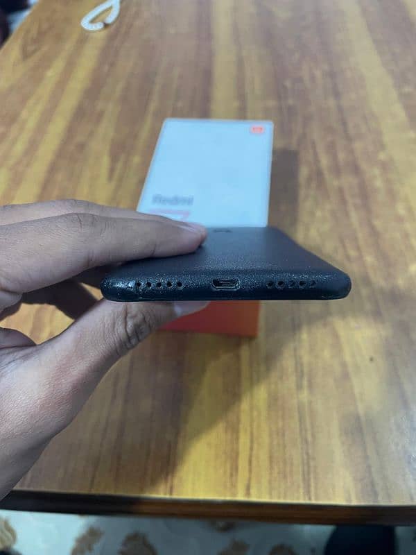 Redmi 7 with box 4