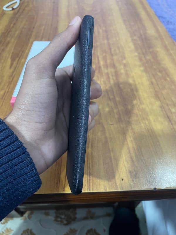 Redmi 7 with box 5