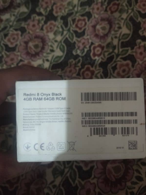 redmi8 4GB ram 64GB mamori h 0