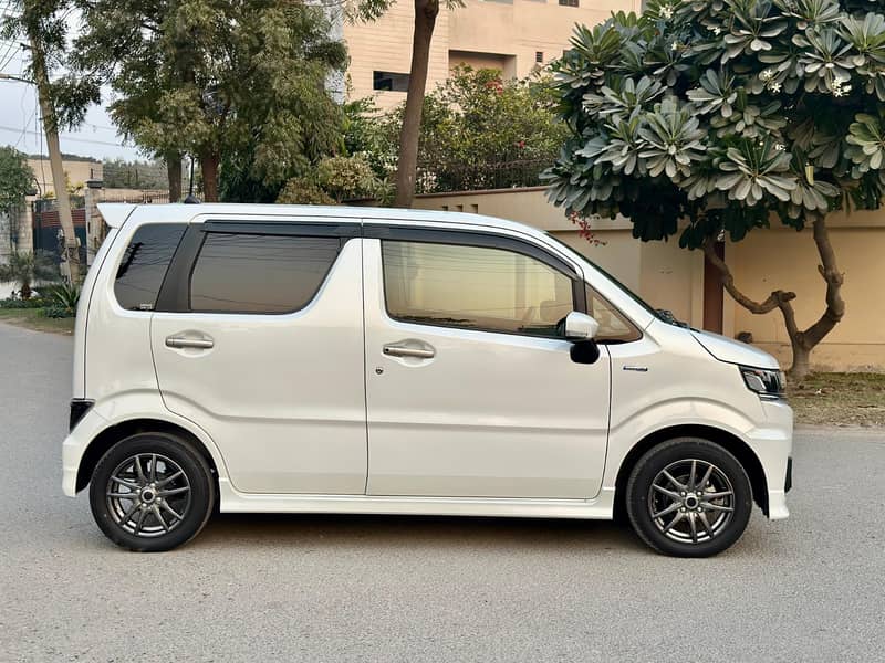 Suzuki Wagon R Custom Z  2023 6