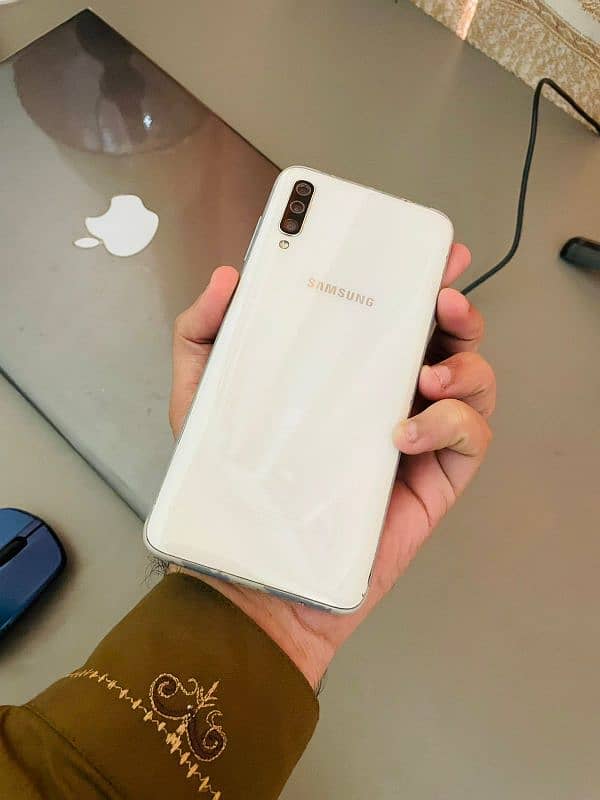 Samsung galaxy a70 6/128 best games fone  all ok 2