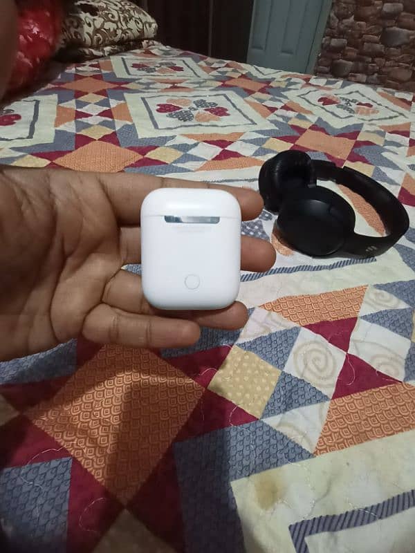 Apple AirPods (2nd generation) 1