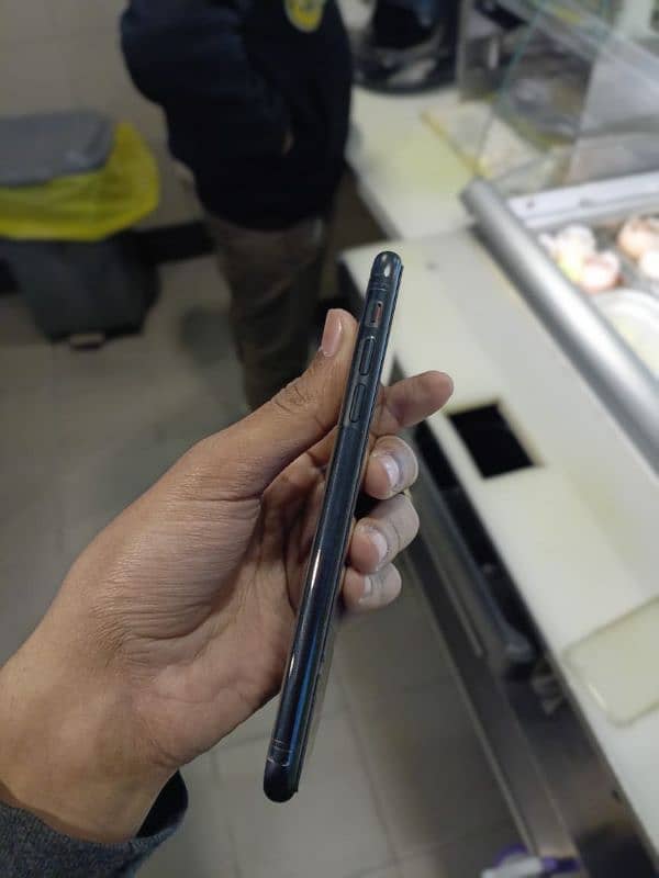 iphone xr 64GB NoN PTA 3