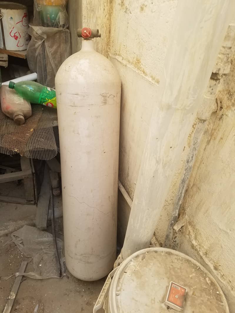 CAR CNG CYLINDER FOR SALE 0