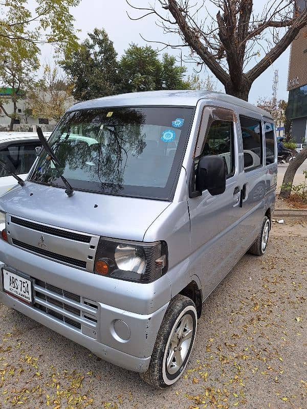 Mitsubishi Minicab Bravo 2010 4