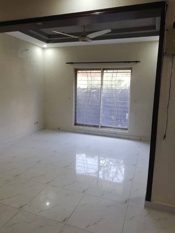 5 Marla used House Available for sale in Bahria Town Lahore 3