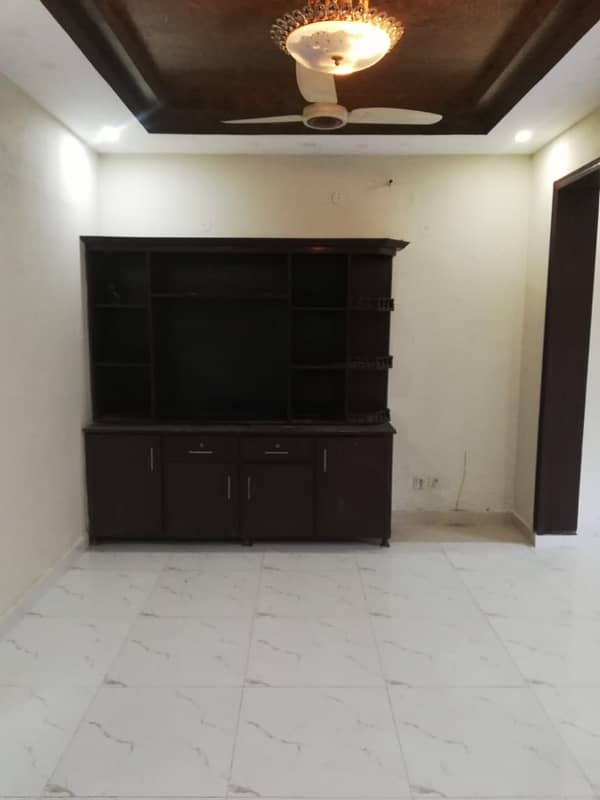 5 Marla used House Available for sale in Bahria Town Lahore 5