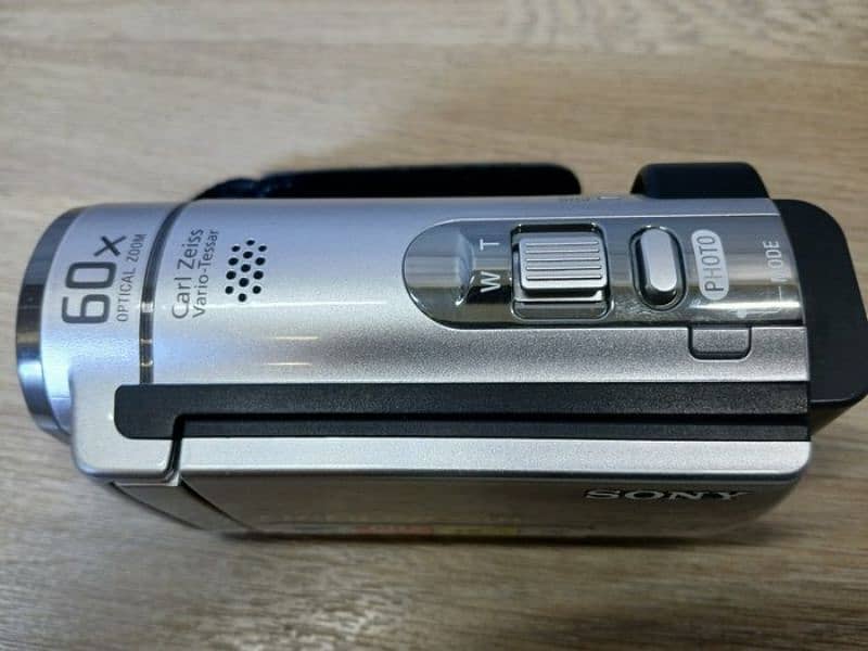 Sony DCR-SX63 Handycam 4