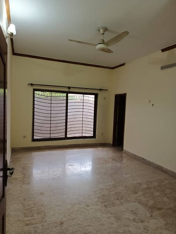 Size 40x80 Triple Story Full House For Rent In G-13 14