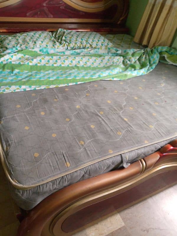 Double bed for sale with side tables 4