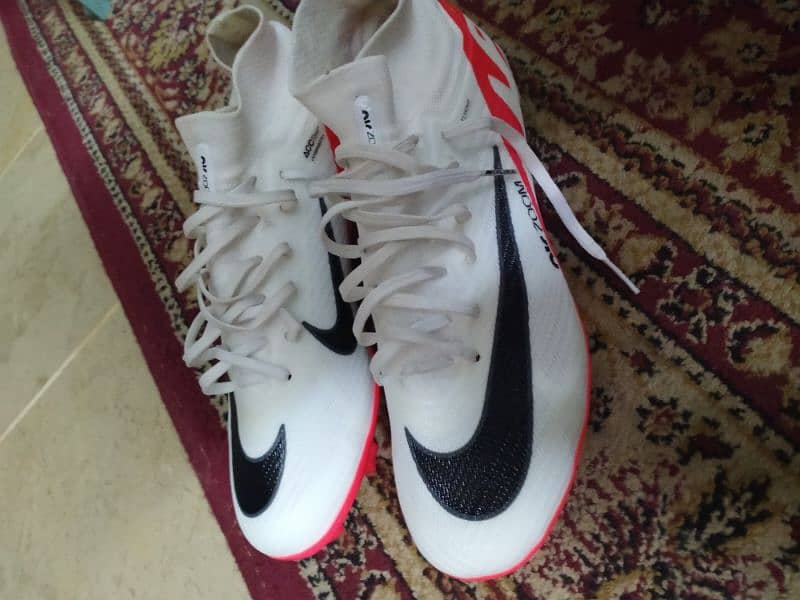 nike mercurials red and white 1