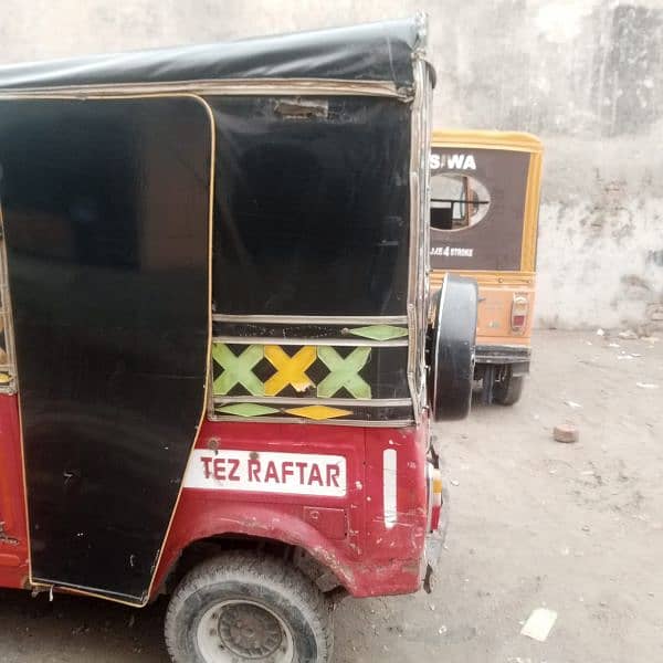 I am selling my auto rickshaw 6