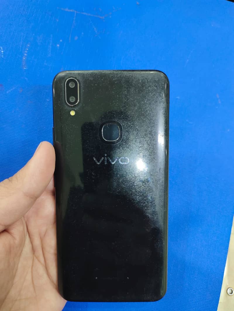 Vivo V9 vivo 1723 4/64 2