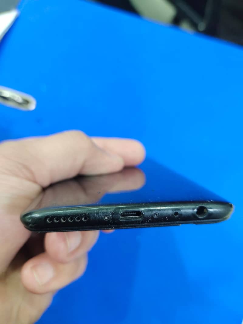 Vivo V9 vivo 1723 4/64 3