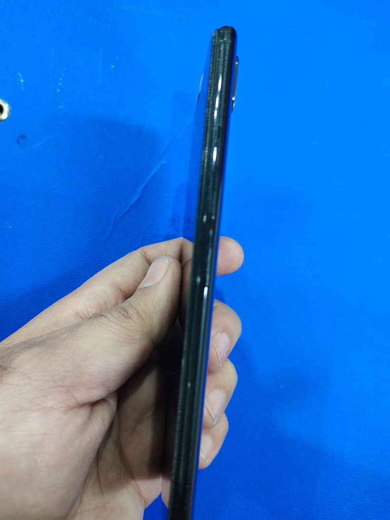 Vivo V9 vivo 1723 4/64 4