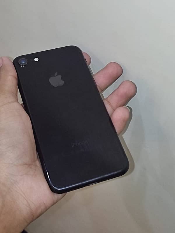 iPhone 7 pta exchange possible with Redmi or Samsung 2