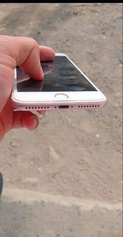 iphone 7plus PTA official provide no issue all ok ha 128gp 1