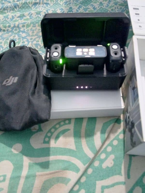 DJI wireless microphone combo box pack condition 4