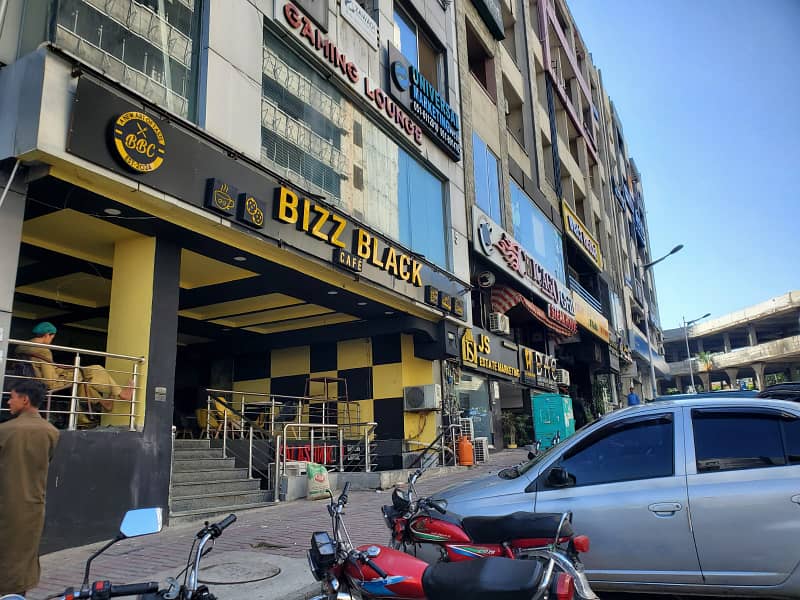 300sq-ft Ground floor shop available for sale in bahria town phase 4 civic center 8