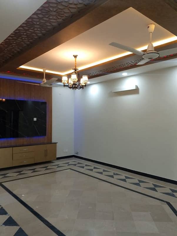 14 marla Upper portion available for Rent G-13 Contact:-0347-7163075 6