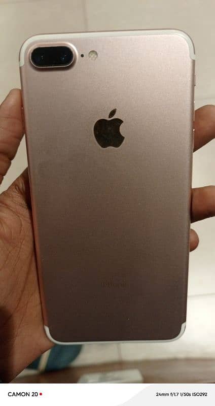 I phone 7 plus 128 GB memery water pak PTA appure  battey helth 73 4