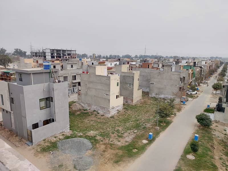 5.5 MARLA RESIDENTIALL CORNER PLOT WITH POSSESION AND ALL DUES CLEAR FOR SALE IN AL KABIR TOWN PHASE 2 BLOCK C 11