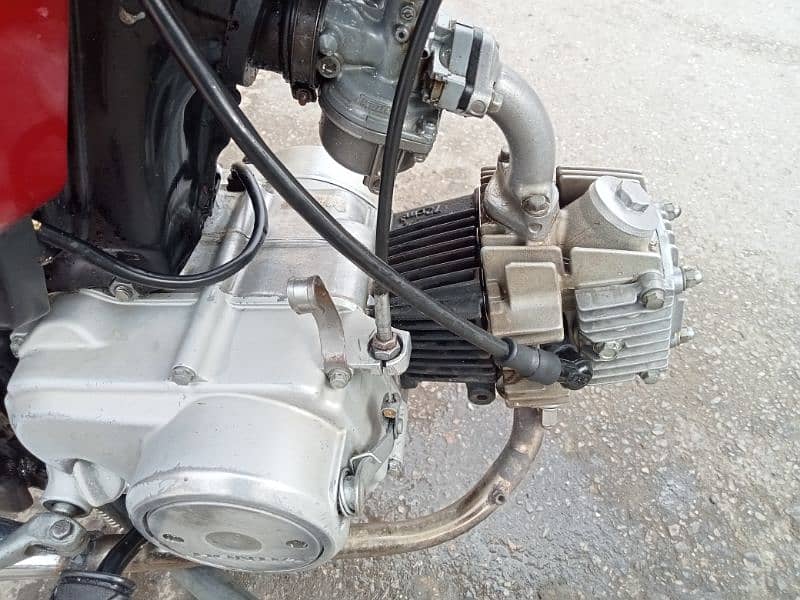 Honda 70 17 model siraf file hy copy nai hy Tanki tapy yehi hen 0