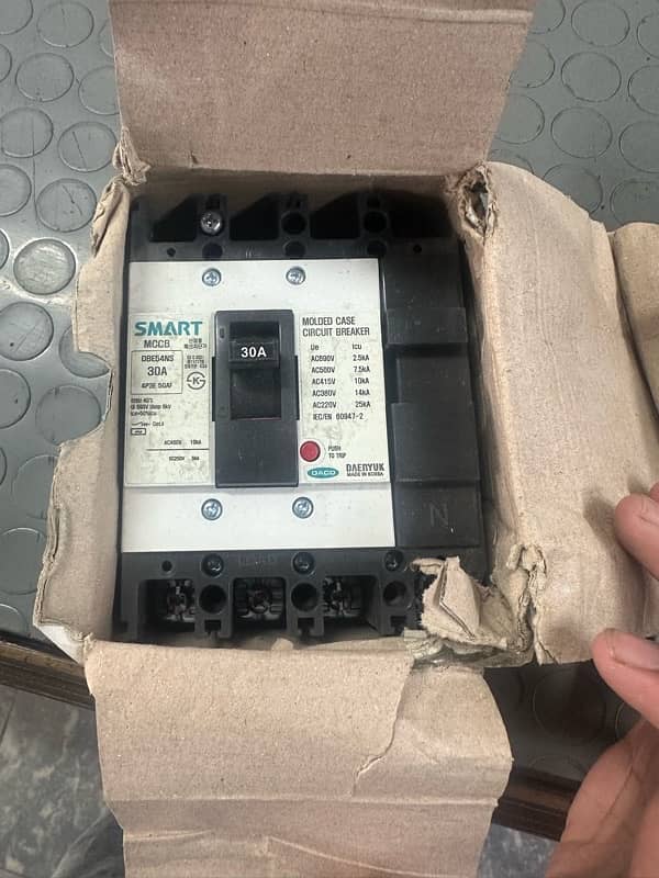 electric mcb mccb elcb rcbo rccb imported breaker hager schneider lot 17