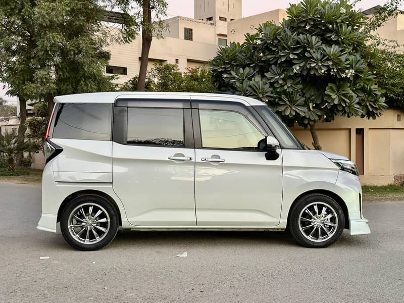 Toyota Roomy Custom G 1.0 2021 9