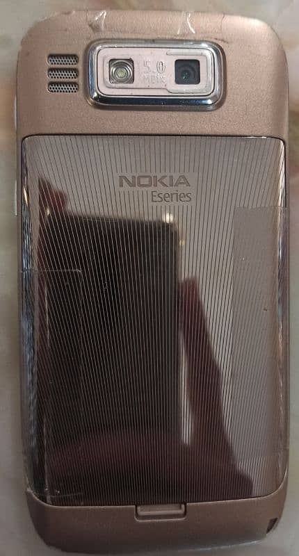 Nokia E-72 0