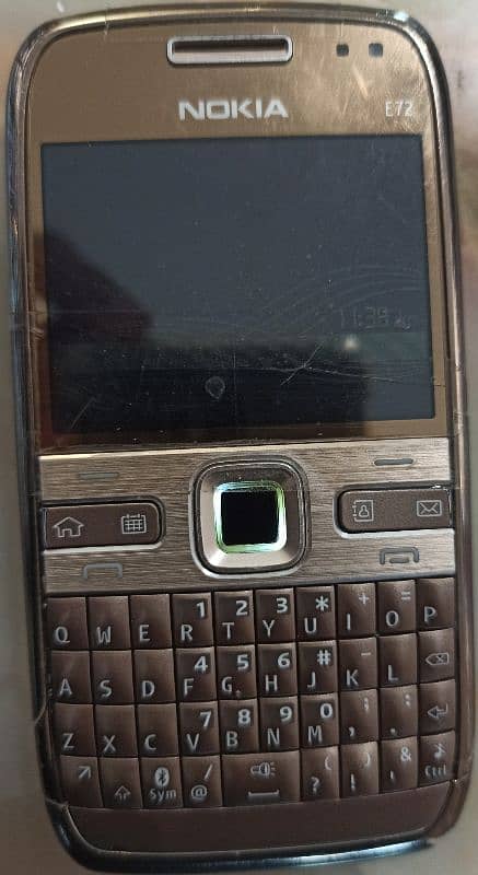 Nokia E-72 6