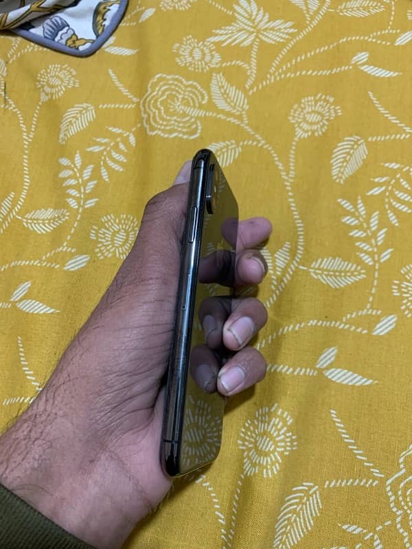 IPhone Xs Max genuine & lush phone 9