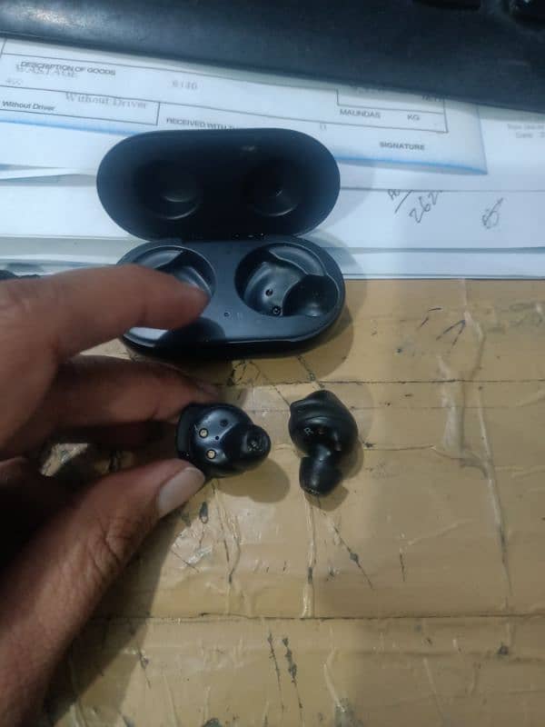 Samsung Galaxy buds smr-170 0