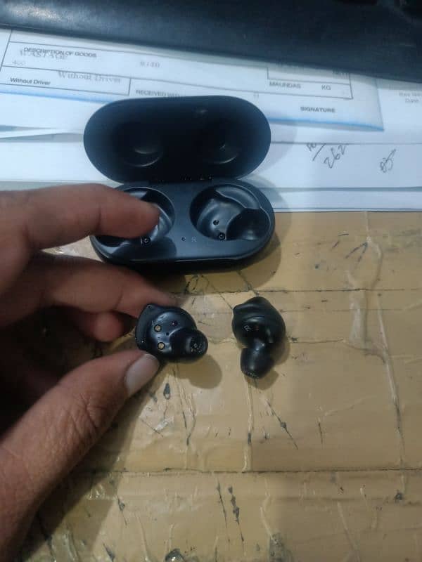 Samsung Galaxy buds smr-170 1