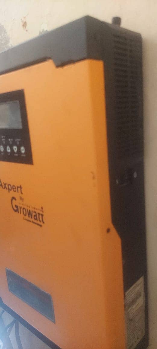 Growatt Invertor in Good Condition 1