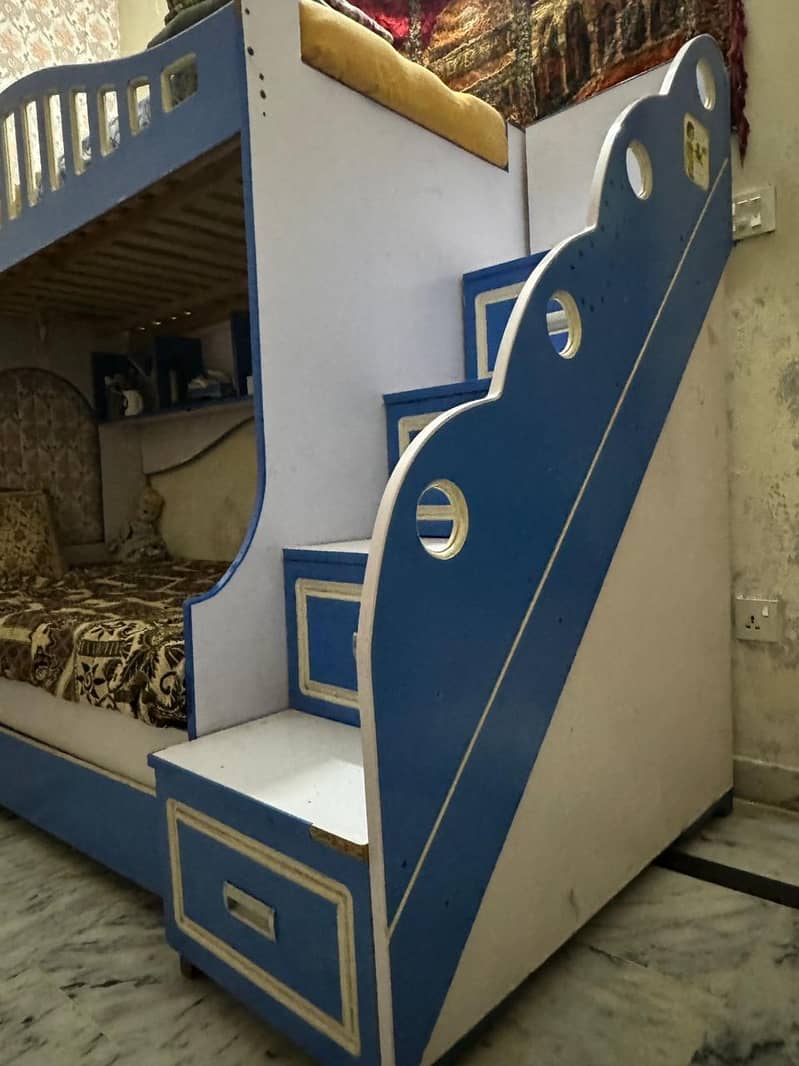 Triple bunk bed with staircase 1