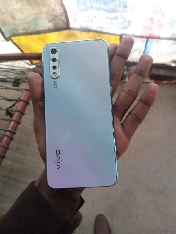 vivo s1 mobile all OK Just glass chang baqi all OK koi fault nhe 0