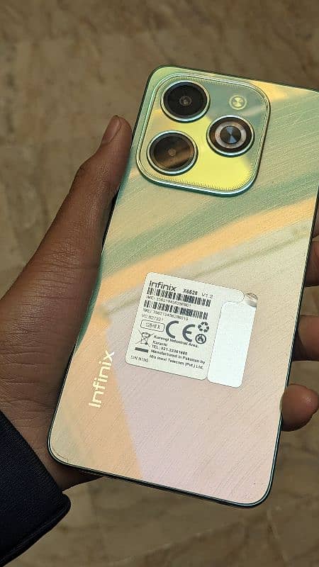 Infinix hot 40i with 8/128 7