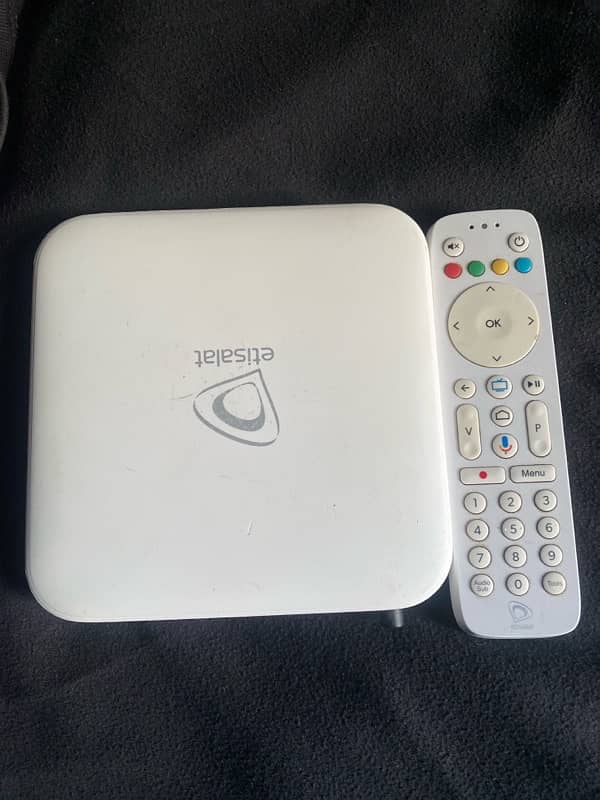 Etisalat android box version 9 with original remote 0